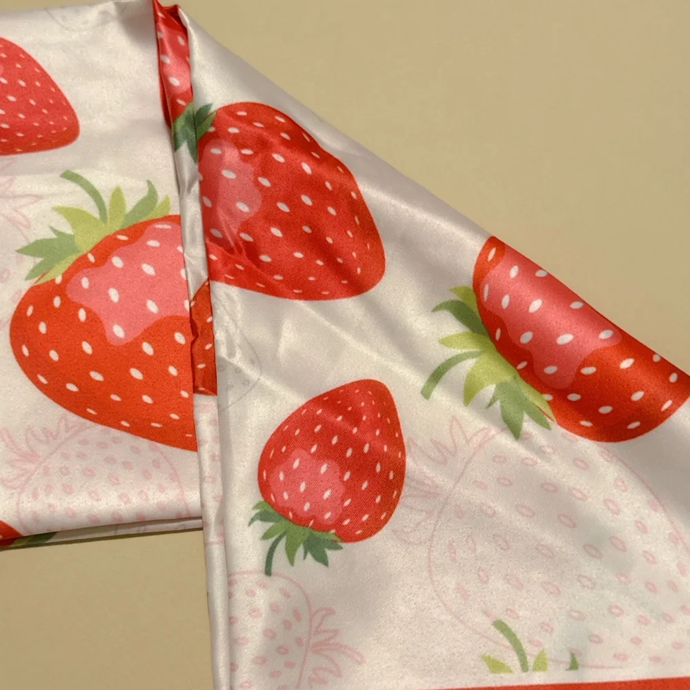 Strawberry Print Scarf P43 - Picture 3 of 4